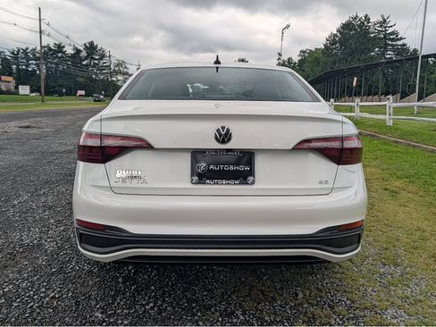 Used 2023 Volkswagen Jetta SE FWD image 7