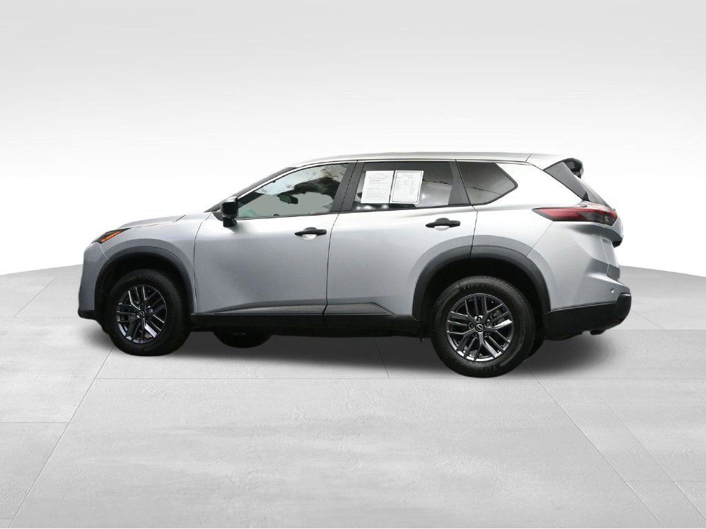 Used 2024 Nissan Rogue S AWD/4WD image 23