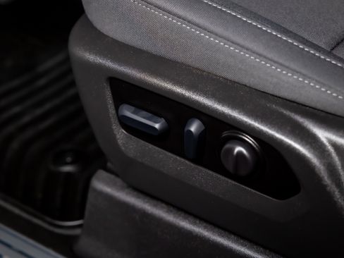 Used 2022 Chevrolet Silverado 3500 LT w/ Convenience Package image 13