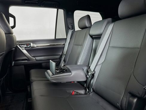 Used 2022 Lexus GX 460 Premium w/ Premium Package image 7