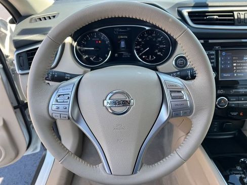 Used 2015 Nissan Rogue SL w/ SL Premium Package image 32