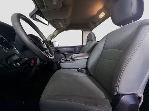 Used 2018 RAM 1500 Express RWD image 20