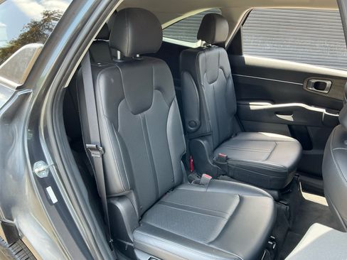 Used 2023 Kia Sorento EX FWD image 20