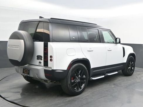 Used 2021 Land Rover Defender 110 S image 7