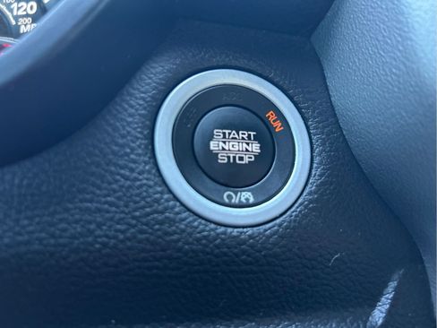 Certified 2019 RAM 1500 Big Horn AWD/4WD image 33