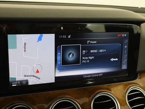 Used 2017 Mercedes-Benz E 300 4MATIC image 34