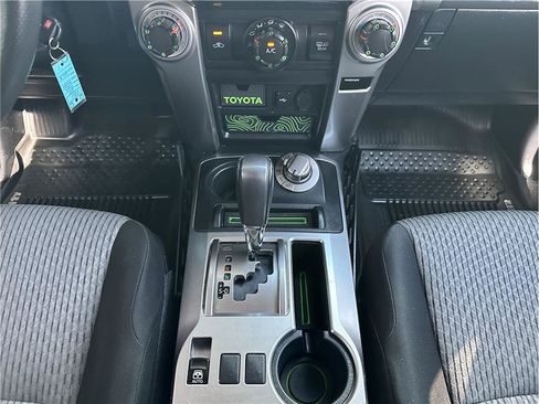 Used 2020 Toyota 4Runner SR5 AWD/4WD image 26