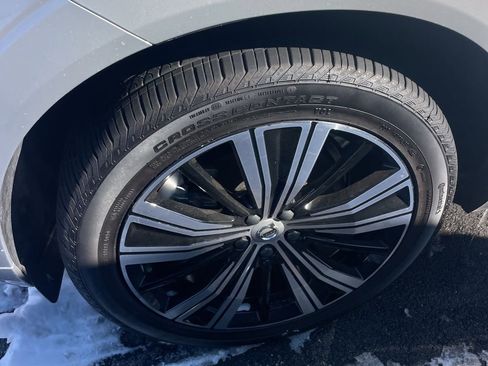 Used 2023 Volvo XC60 B6 Ultimate w/ Climate Package image 23