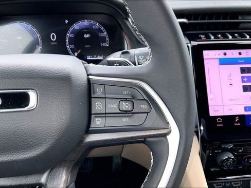 Used 2025 Jeep Grand Cherokee L Limited w/ Trailer Tow Package image 21