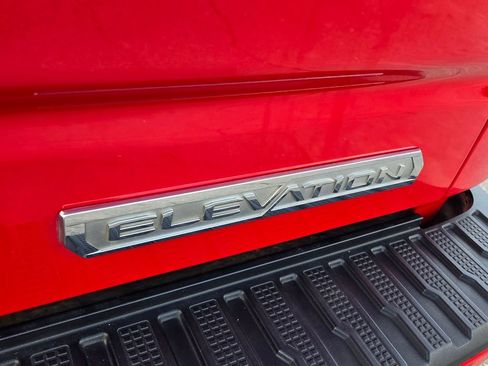 Used 2023 GMC Sierra 1500 Elevation w/ Elevation Premium Package AWD/4WD image 8