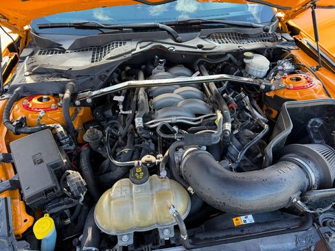 Used 2018 Ford Mustang GT Premium w/ Carbon Sport Interior Package image 15