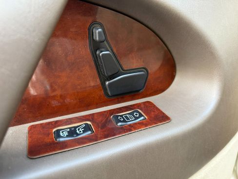 Used 1995 Mercedes-Benz S 500 Sedan image 26