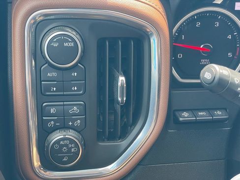 Used 2022 Chevrolet Silverado 3500 High Country w/ Technology Package AWD/4WD image 20