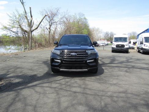 Used 2020 Ford Explorer XLT w/ Equipment Group 202A AWD/4WD image 44