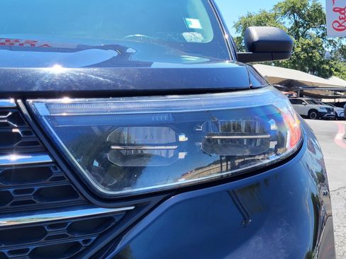 Certified 2022 Ford Explorer XLT w/ Equipment Group 202A AWD/4WD image 11