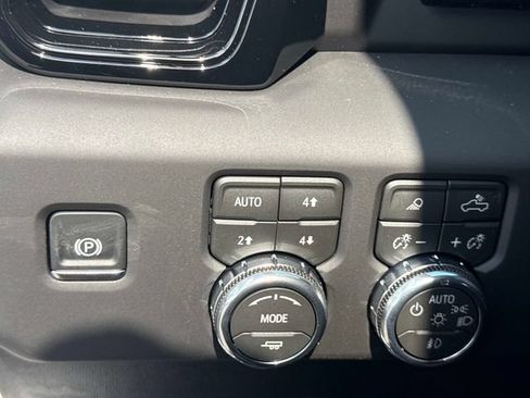 New 2026 GMC Sierra 1500 AT4 w/ AT4 Premium Package AWD/4WD image 27