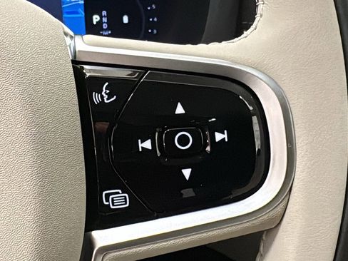 New 2026 Volvo XC60 B5 Ultra w/ Climate Package image 14