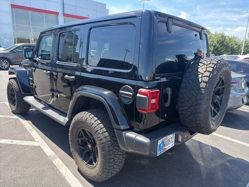 Used 2018 Jeep Wrangler Unlimited Sahara w/ Dual Top Group AWD/4WD image 4
