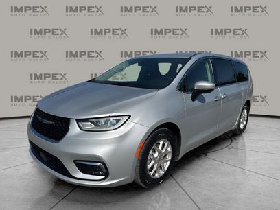 Used 2023 Chrysler Pacifica Touring-L
