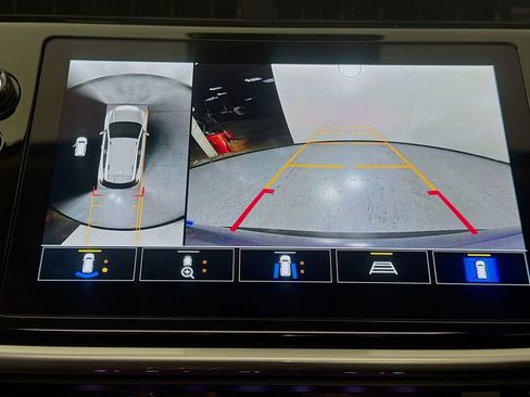 Used 2023 Chevrolet Bolt EUV Premier w/ Sun & Sound Package image 16