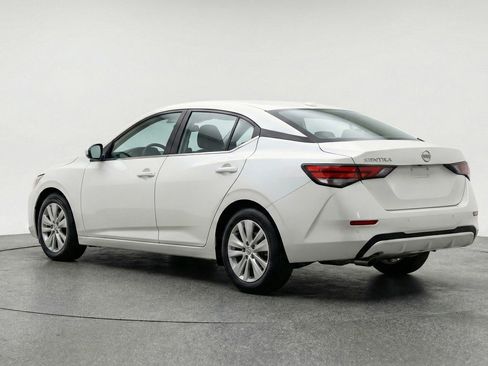 Used 2025 Nissan Sentra S image 6