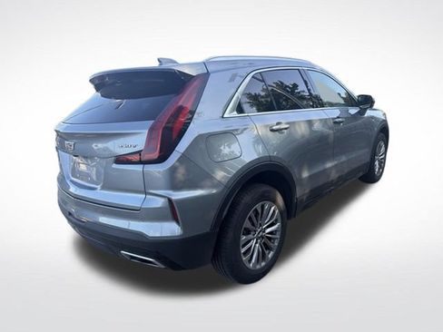 Used 2025 Cadillac XT4 Premium Luxury FWD image 4