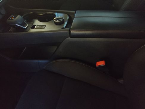 Used 2023 Nissan Rogue S AWD/4WD image 26