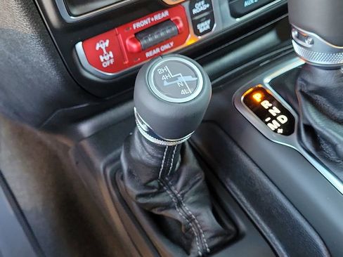 New 2026 Jeep Wrangler Unlimited Rubicon AWD/4WD image 33