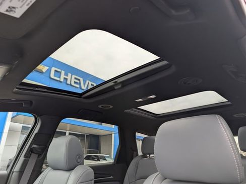 Used 2023 Buick Enclave Essence w/ Experience Buick Package FWD image 28