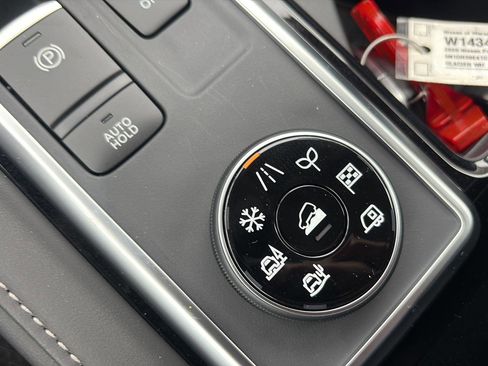 New 2026 Nissan Pathfinder SV image 30