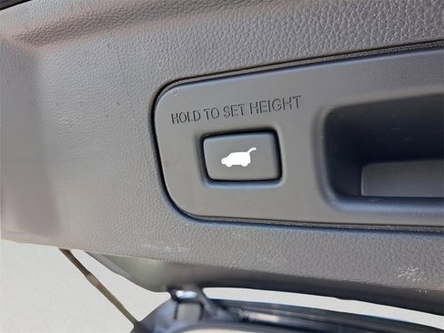 Used 2025 Acura MDX FWD image 11