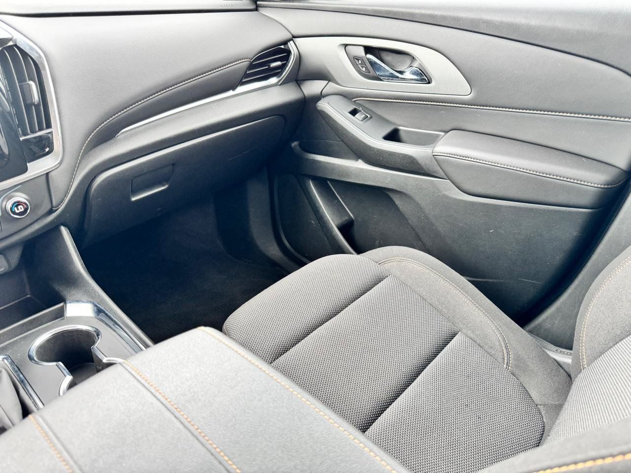 Used 2021 Chevrolet Traverse LS FWD image 18