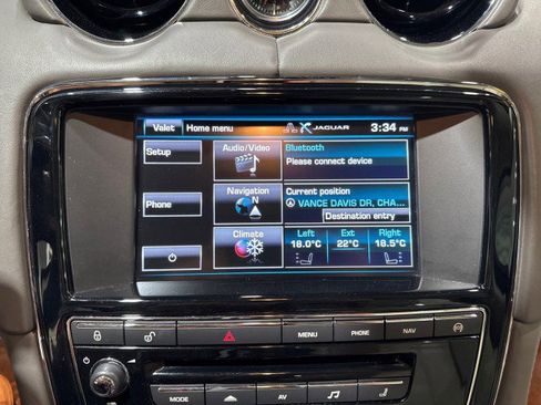 Used 2014 Jaguar XJ L Portfolio RWD image 73
