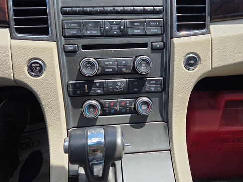 Used 2010 Ford Taurus Limited AWD/4WD image 9