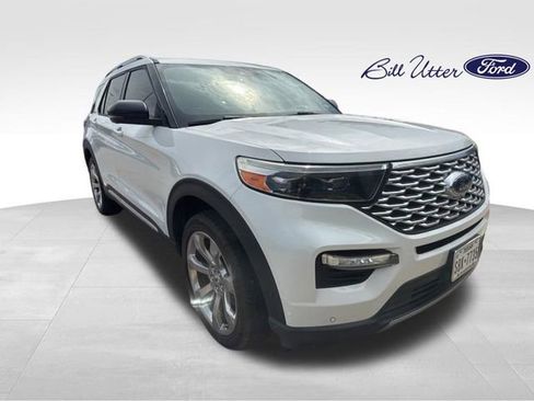 Used 2020 Ford Explorer Platinum w/ Premium Technology Package AWD/4WD image 2