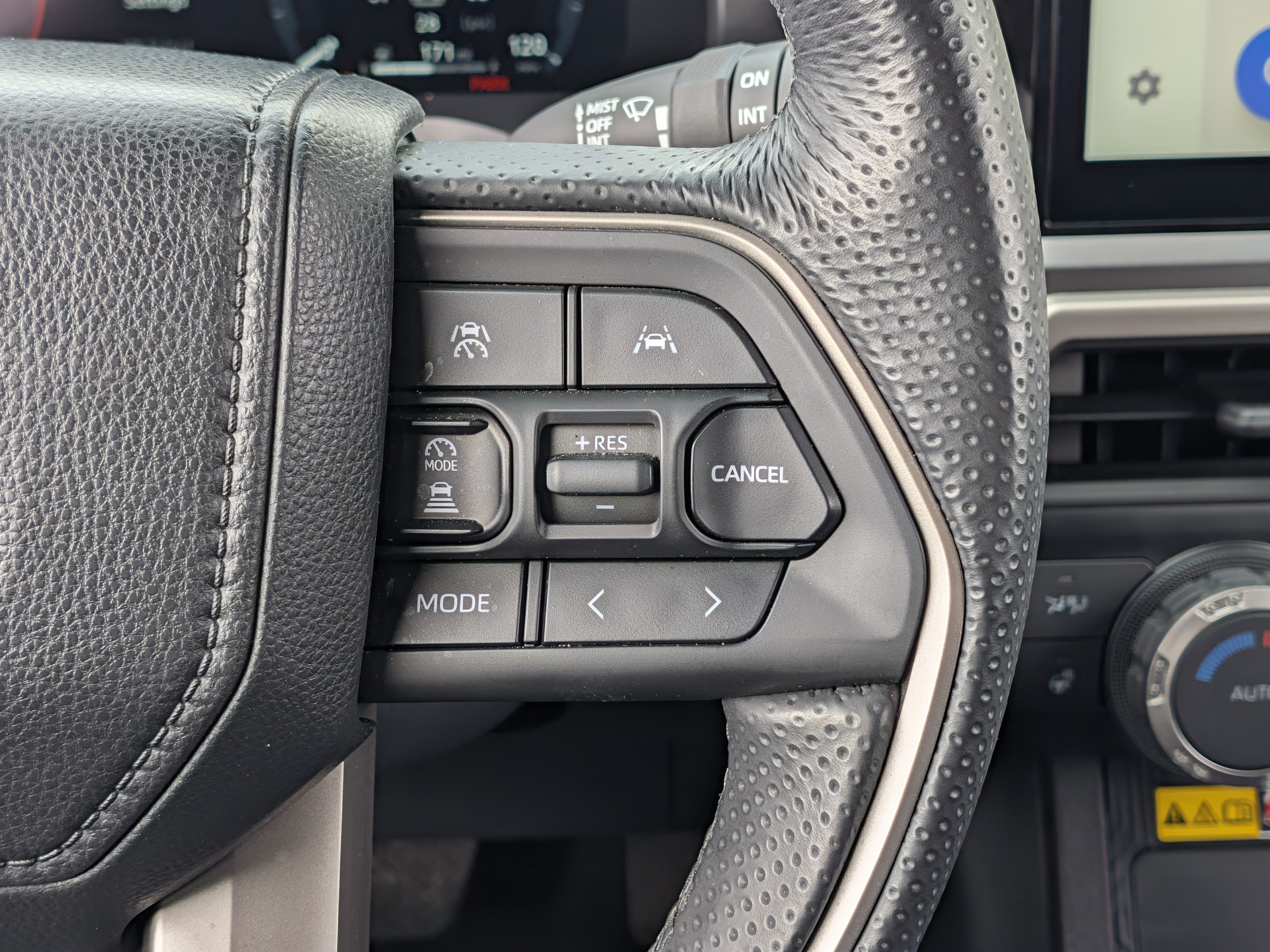 Certified 2025 Toyota 4Runner TRD Off-Road Premium w/ Tow Technology Package AWD/4WD image 32