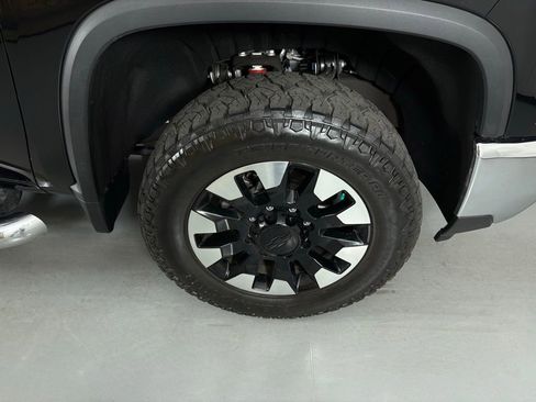 Used 2025 Chevrolet Silverado 2500 LT w/ Convenience Package image 12