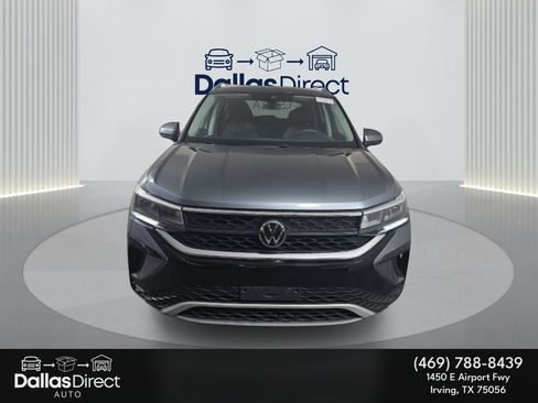 Used 2023 Volkswagen Taos SE image 3