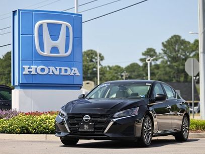 Used 2025 Nissan Altima 2.5 SV