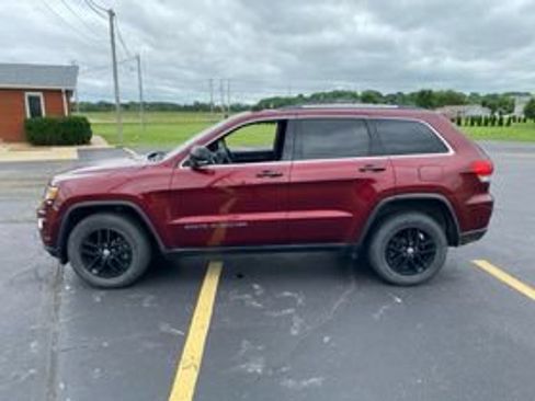 Used 2018 Jeep Grand Cherokee Limited AWD/4WD image 6