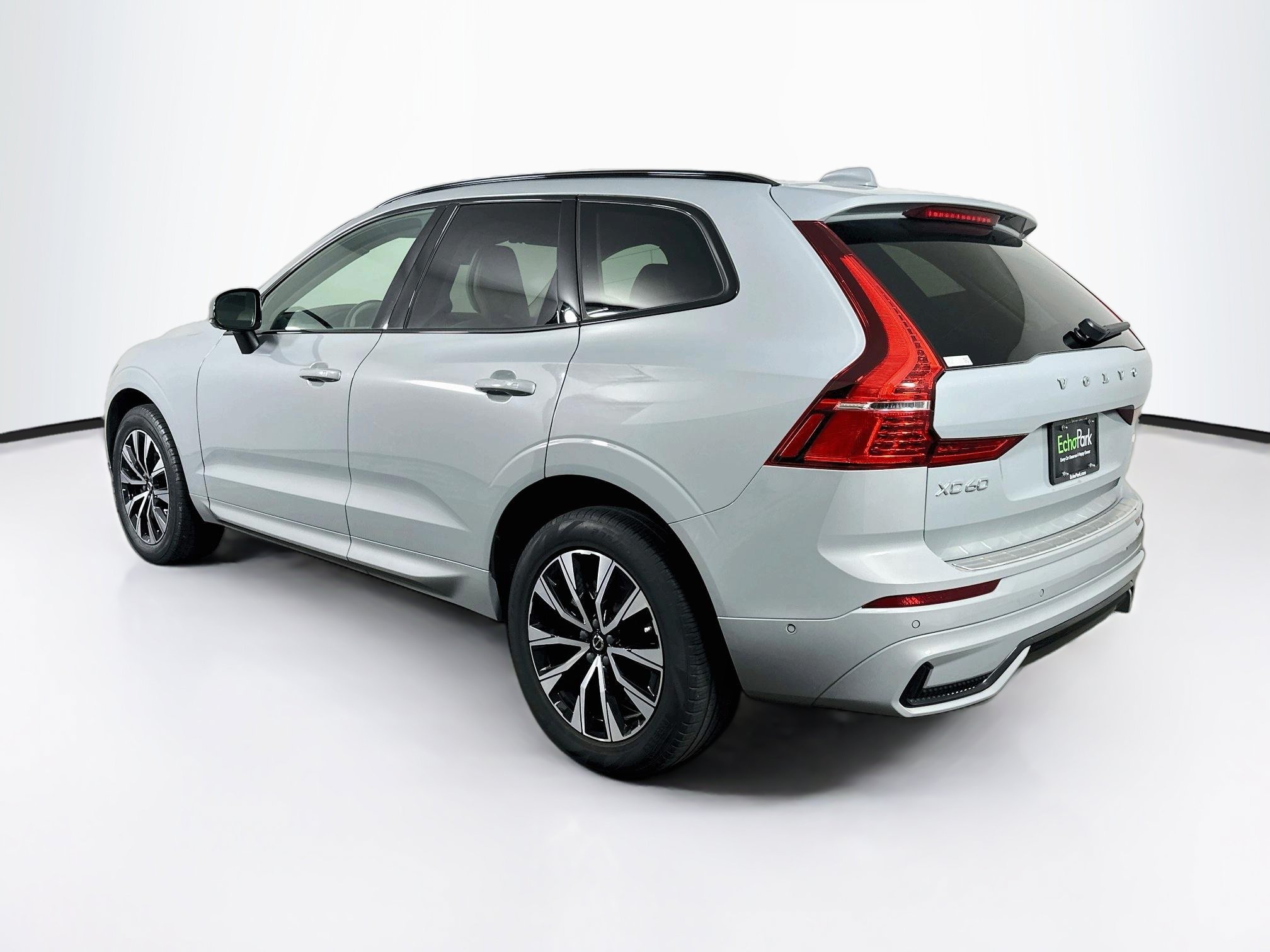Used 2024 Volvo XC60 B5 Plus w/ Protection Package Premier AWD/4WD image 5