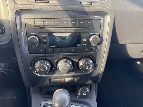 Used 2013 Dodge Challenger SXT image 13