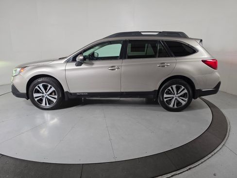 Used 2018 Subaru Outback 2.5i Limited AWD/4WD image 2