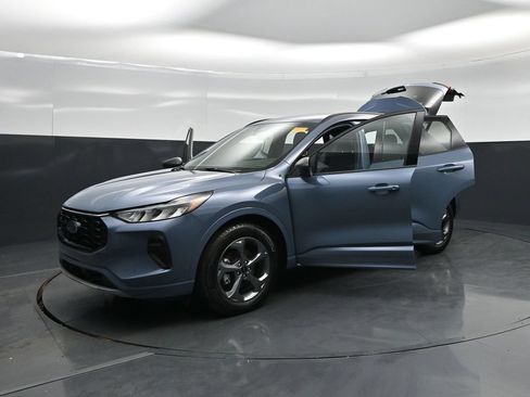 Certified 2024 Ford Escape ST-Line w/ Tech Pack #1 FWD image 29