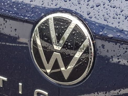 Used 2022 Volkswagen Tiguan SE AWD/4WD image 30