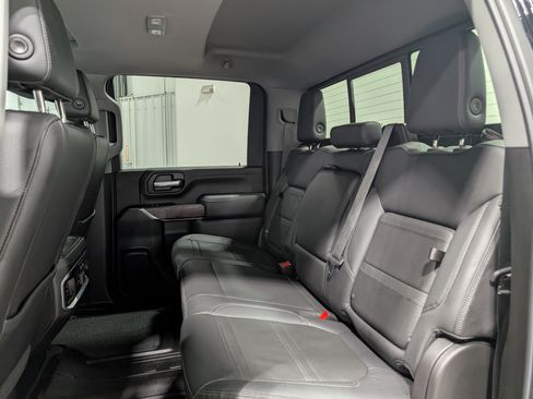 Used 2021 GMC Sierra 2500 Denali w/ Denali Black Diamond Edition image 18