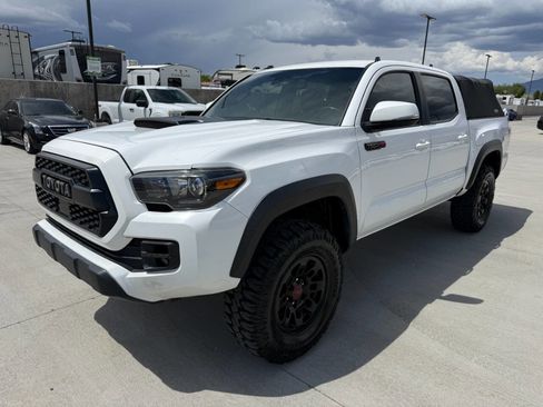 Used 2018 Toyota Tacoma TRD Pro AWD/4WD image 7