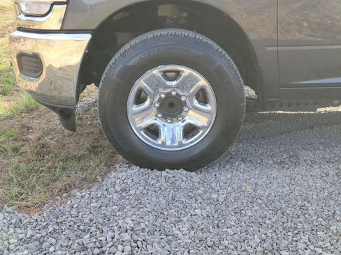 Used 2023 RAM 2500 Tradesman w/ Chrome Appearance Group image 9