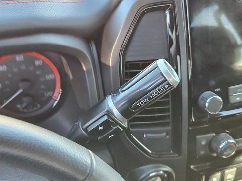 Used 2024 Nissan Titan PRO-4X w/ Pro-4x Convenience Package image 9