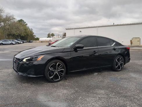 Certified 2025 Nissan Altima 2.5 SR w/ SR Premium Package image 8